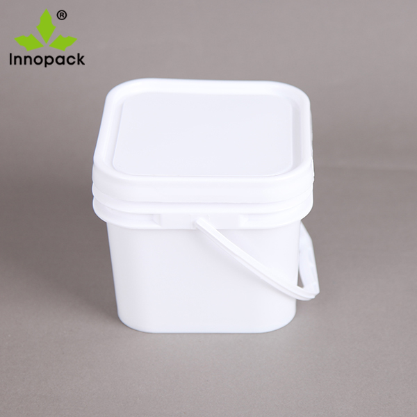 square plastic buckets